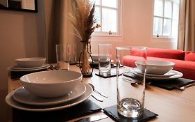 Modern Cosy Apartment In London, Sw9